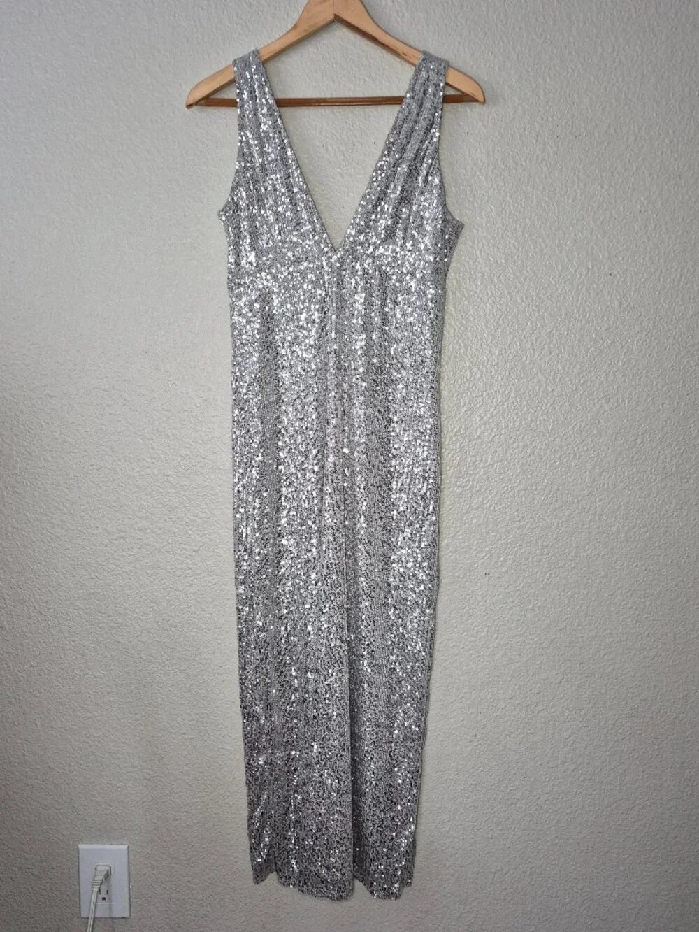 NWT Abercrombie And Fitch Women's Silver Sequins Sparkely Dress Size: Medium